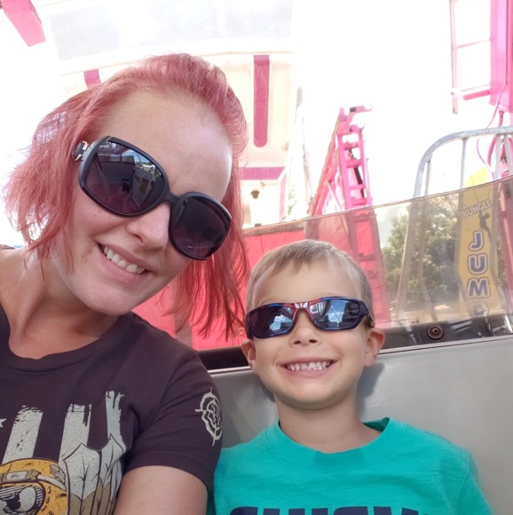 Meet your Posher, Kristel - Picture 1 of 1